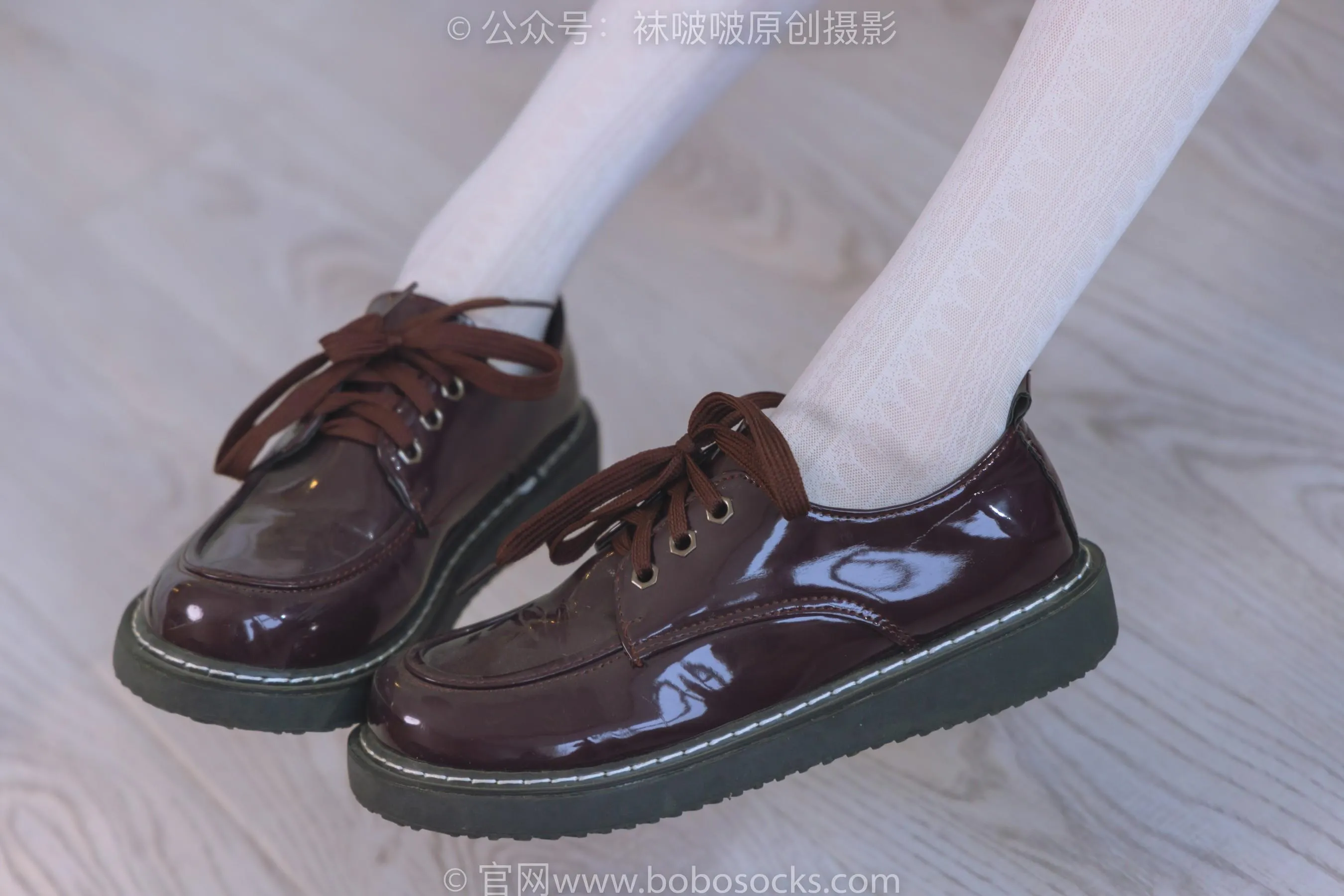 [BoBoSocks袜啵啵]NO.202 稚予-皮鞋、白色蕾丝丝袜、ol风 [87P]插图